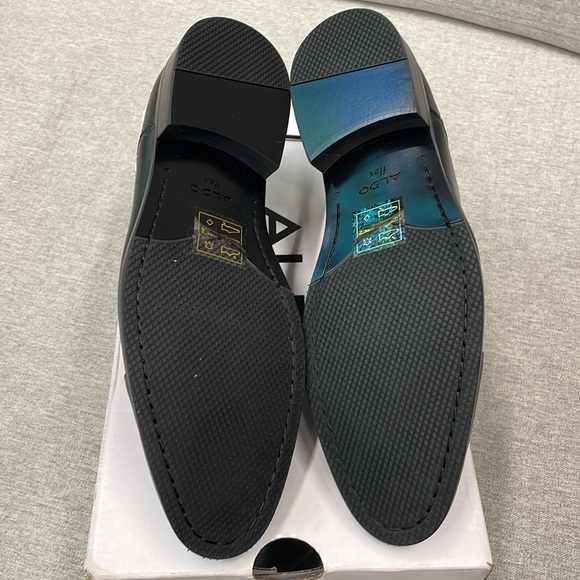 Also shoes - Picture 3 of 5